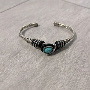 Turquoise and Silver Metal Band Bracelet
